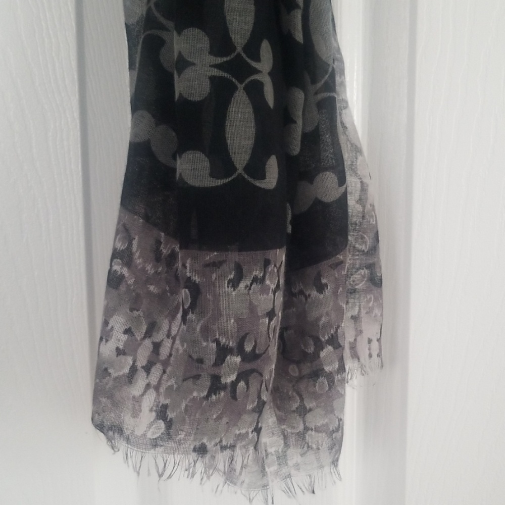 Scarf - Picture 2 of 3